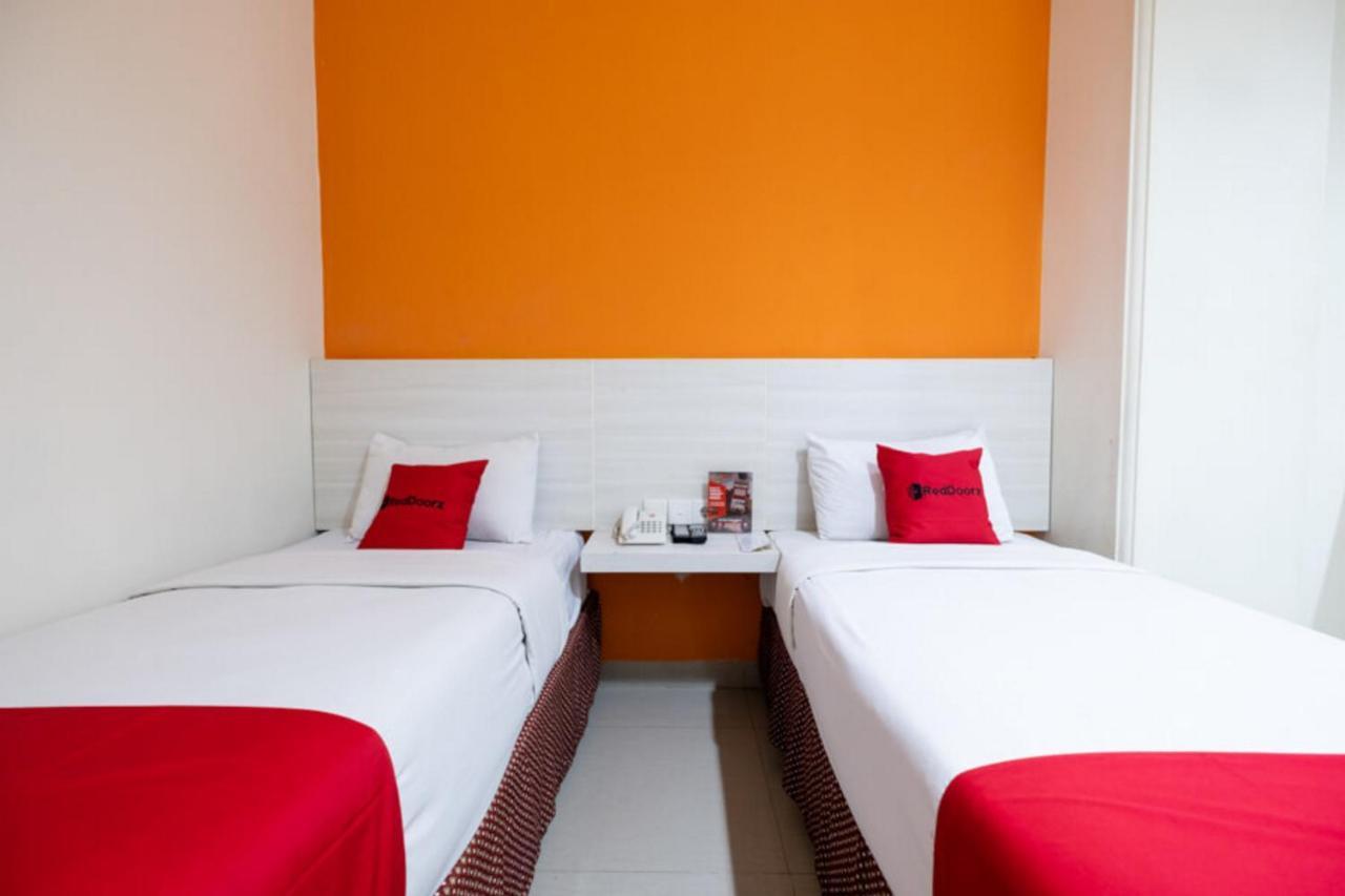 Reddoorz Plus @ Hotel Alden Makasar Zewnętrze zdjęcie