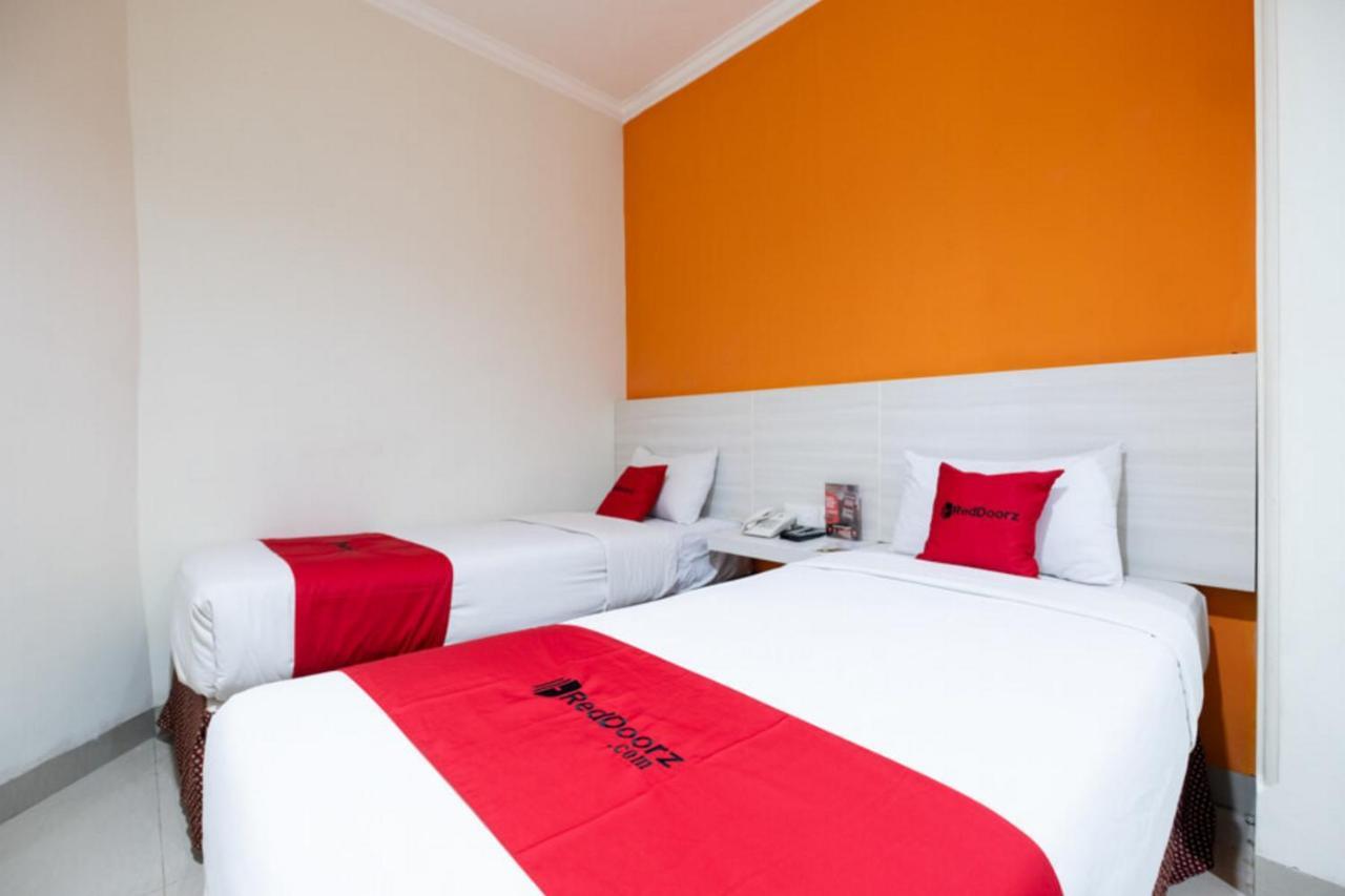 Reddoorz Plus @ Hotel Alden Makasar Zewnętrze zdjęcie