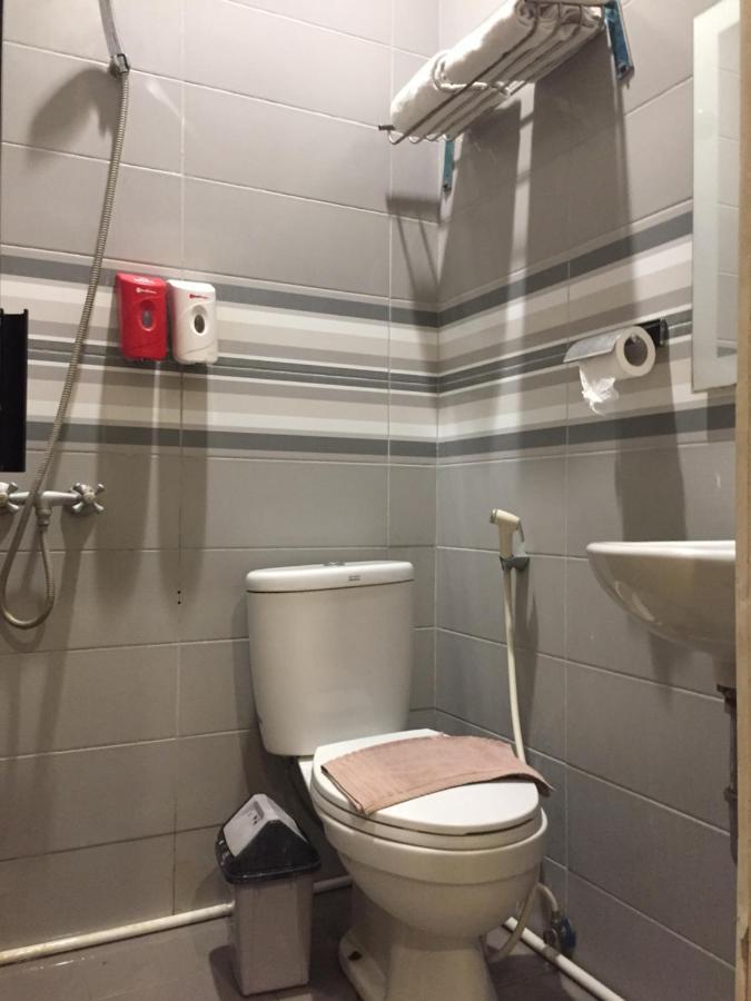 Reddoorz Plus @ Hotel Alden Makasar Zewnętrze zdjęcie